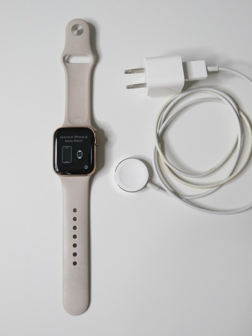 Apple Watch series 5 working, charger, cracked screen